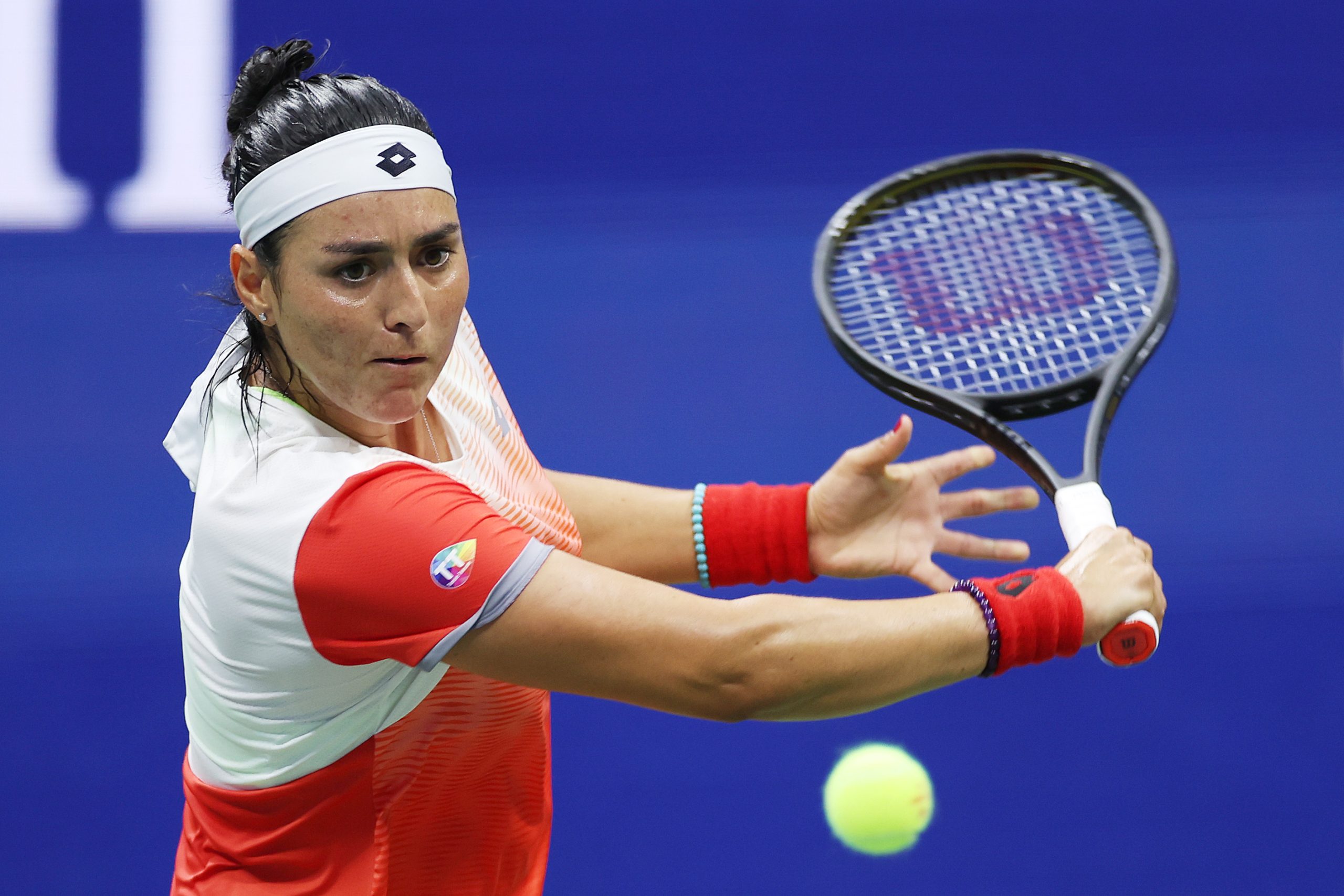 യു.എസ് ഓപ്പൺ സെമിഫൈനലിൽ എത്തുന്ന ആദ്യ അറബ് താരമായും ആഫ്രിക്കൻ വനിതയായും ചരിത്രം എഴുതി ഒൻസ്