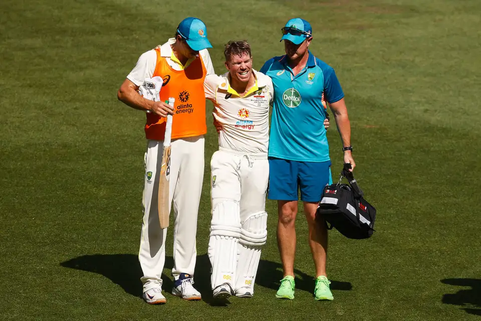 Injured David Warner, പരിക്കേറ്റ ഡേവിഡ് വാർണർ 