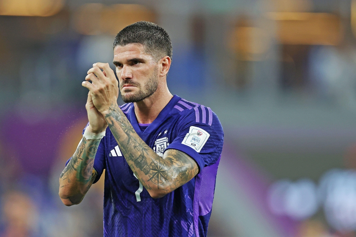 പാസ് പാസ് പാസ്.. പോളണ്ടിനെതിരായ മത്സരത്തിൽ ഡീപോളിന് അപൂർവ്വ റെക്കോർഡ്