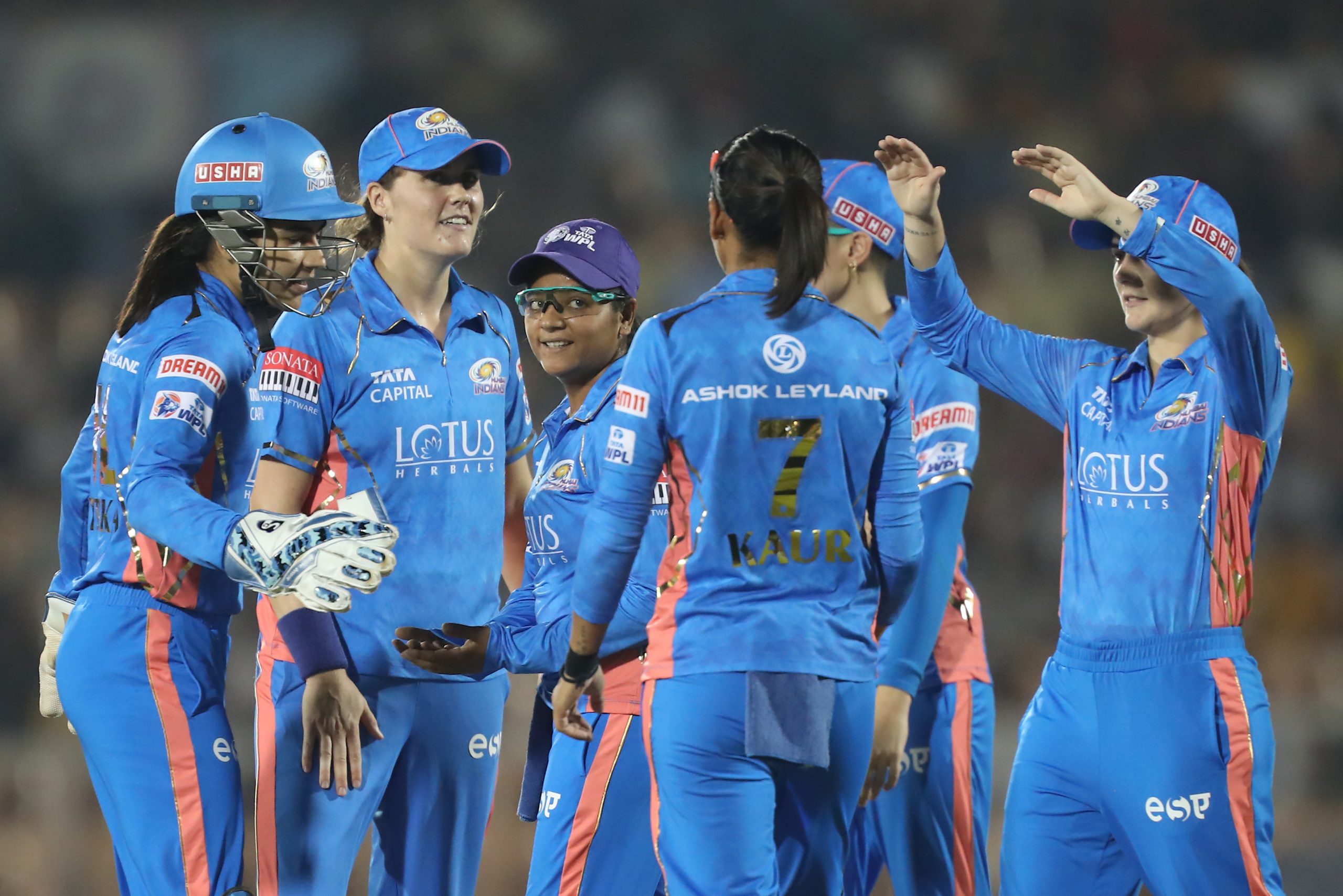 സൈക ഇഷാഖ് വേറെ ലെവൽ!!! ഹീലിയ്ക്കും മഗ്രാത്തിനും അര്‍ദ്ധ ശതകം, 159 റൺസ് നേടി യുപി