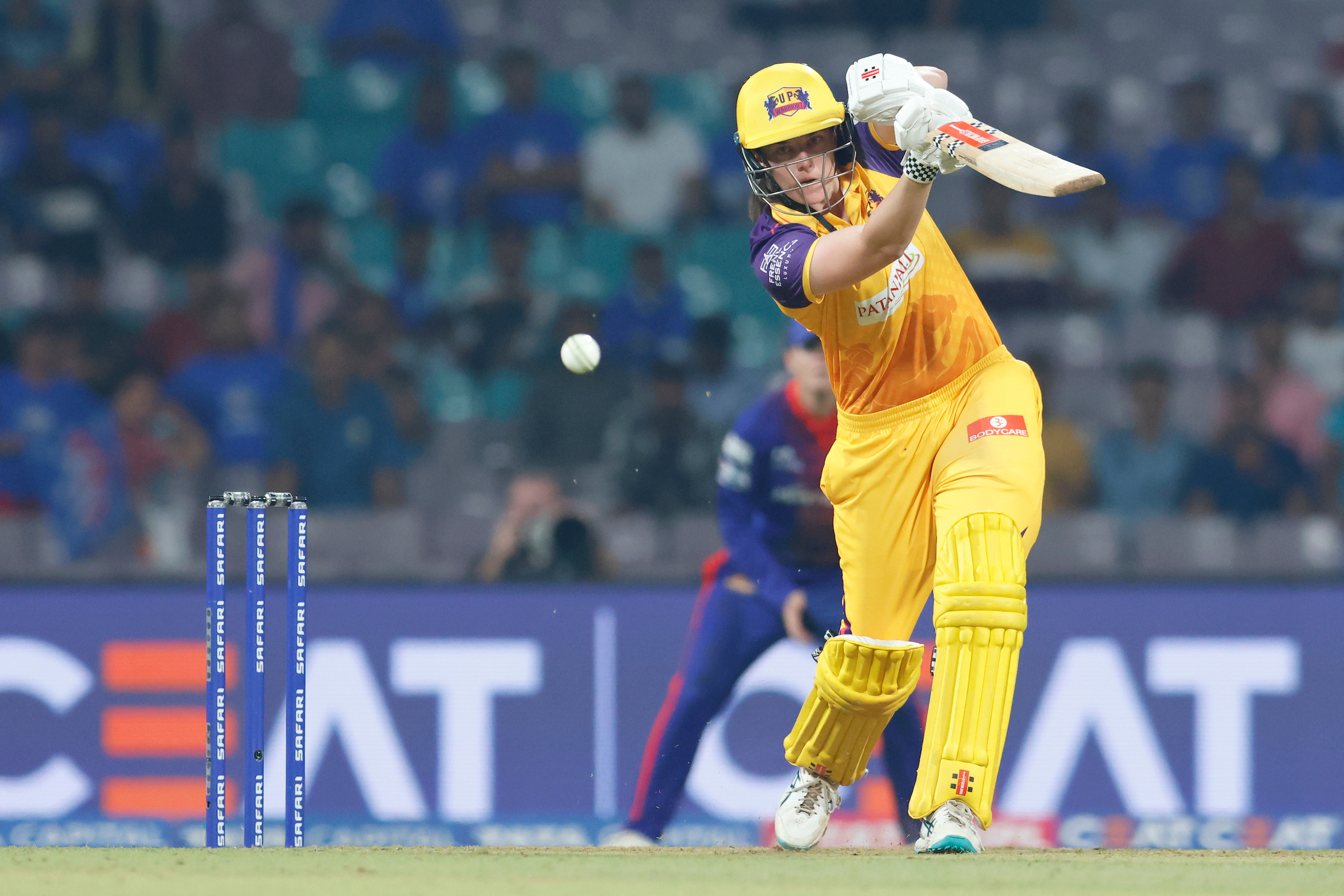 താഹ്‍ലിയ മാത്രം ബാറ്റ് ചെയ്താൽ പോരല്ലോ!!! യുപിയെ മറികടന്ന് വിജയം തുടര്‍ന്ന് ഡൽഹി