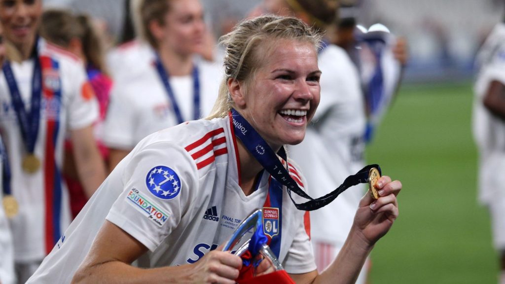 അദ Hegerberg Celebrates Winning Champions League