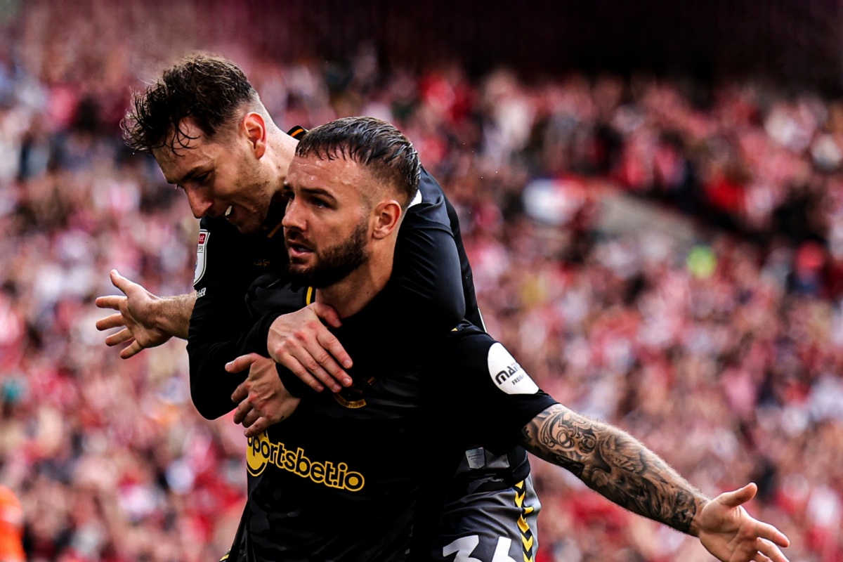 ലീഡ്സിന് കണ്ണീർ!! സൗതാമ്പ്ടൺ പ്രീമിയർ ലീഗിൽ തിരികെയെത്തി