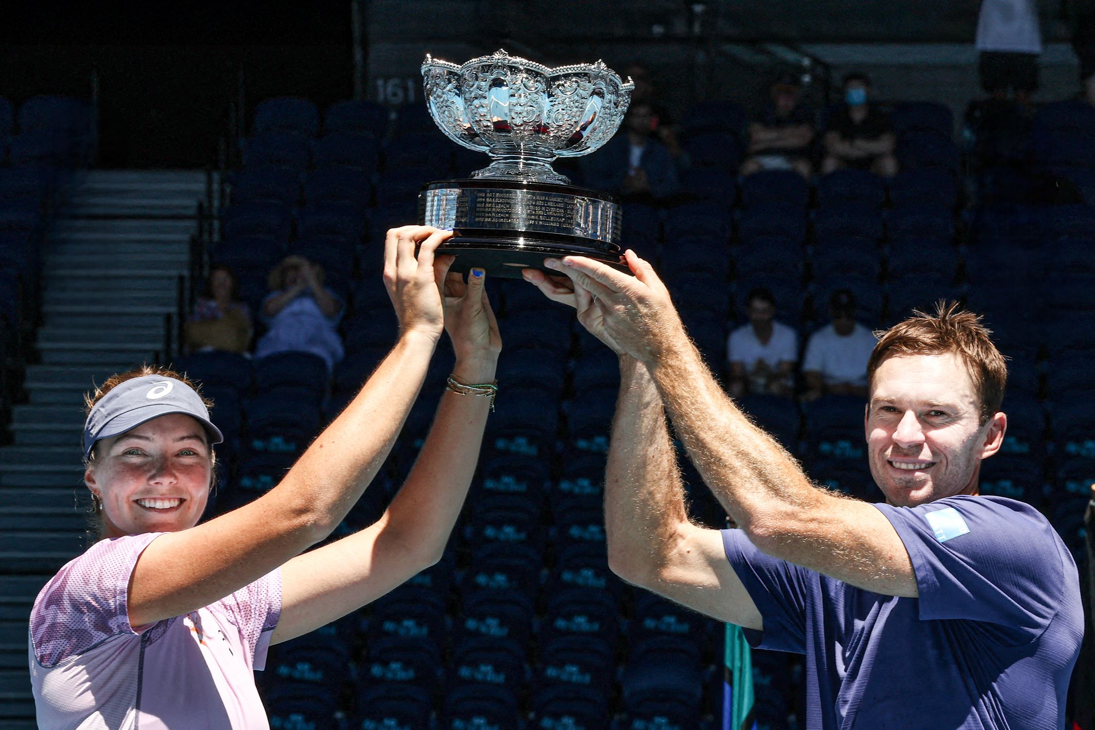ഓസ്‌ട്രേലിയൻ ഓപ്പൺ; മിക്‌സഡ് ഡബിൾസ് കിരീടം ഗാഡെക്കിയും പിയേഴ്‌സും സ്വന്തമാക്കി