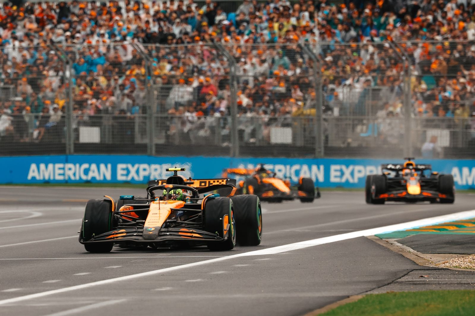 ഓസ്‌ട്രേലിയൻ ഗ്രാൻഡ് പ്രിയിൽ നോറിസിന് ജയം, വെർസ്റ്റപ്പൻ രണ്ടാം സ്ഥാനത്ത്