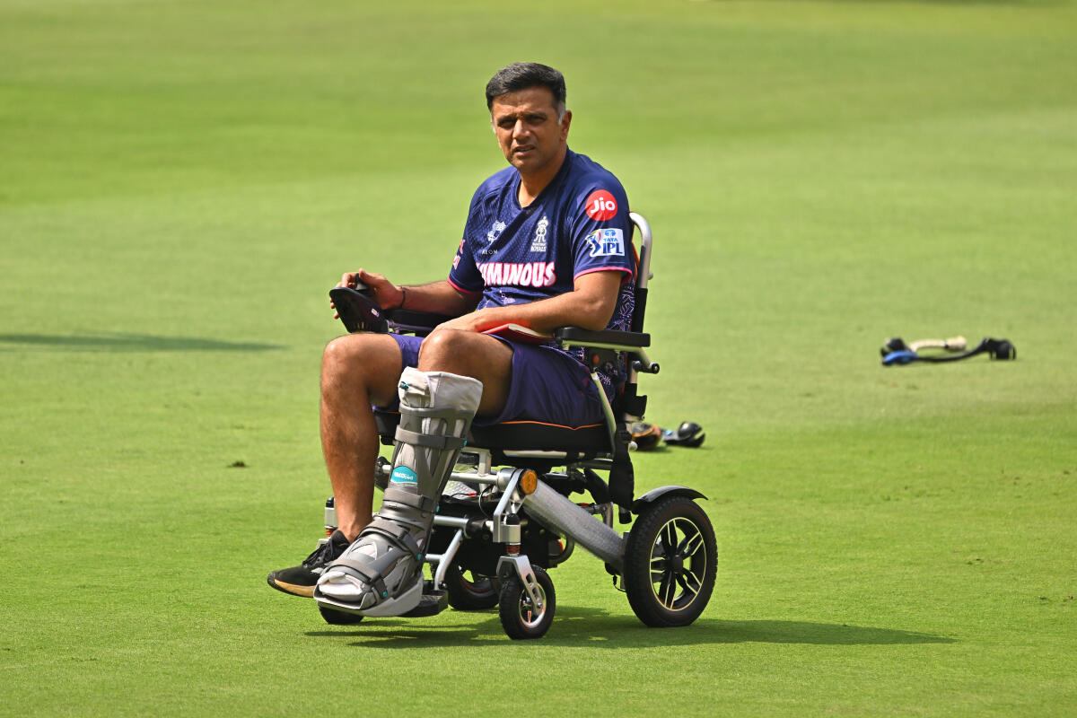 ദ്രാവിഡിനെപ്പോലൊരു പരിശീലകനുണ്ടായിട്ടും ചിന്തിക്കാതെ ആണ് രാജസ്ഥാൻ കളിക്കുന്നത് – ഗവാസ്കർ