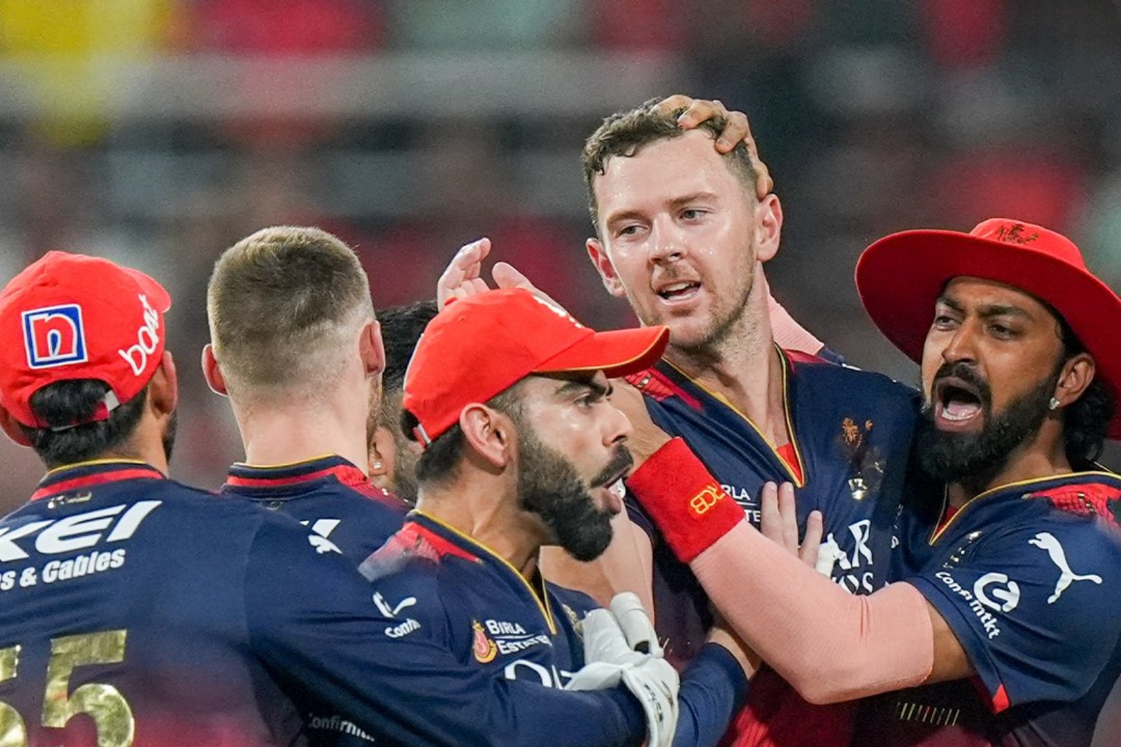 ആർ സി‌ ബിയുടെ തീപാറും ബൗളിംഗ്, പഞ്ചാബ് 101ന് ഓളൗട്ട്