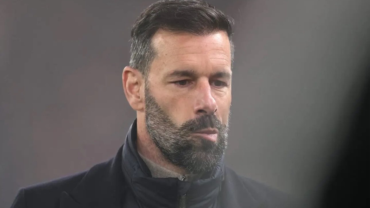 ലെസ്റ്റർ സിറ്റി പരിശീലകൻ റുഡ് വാൻ നിസ്റ്റൽറൂയിയെ പുറത്താക്കി