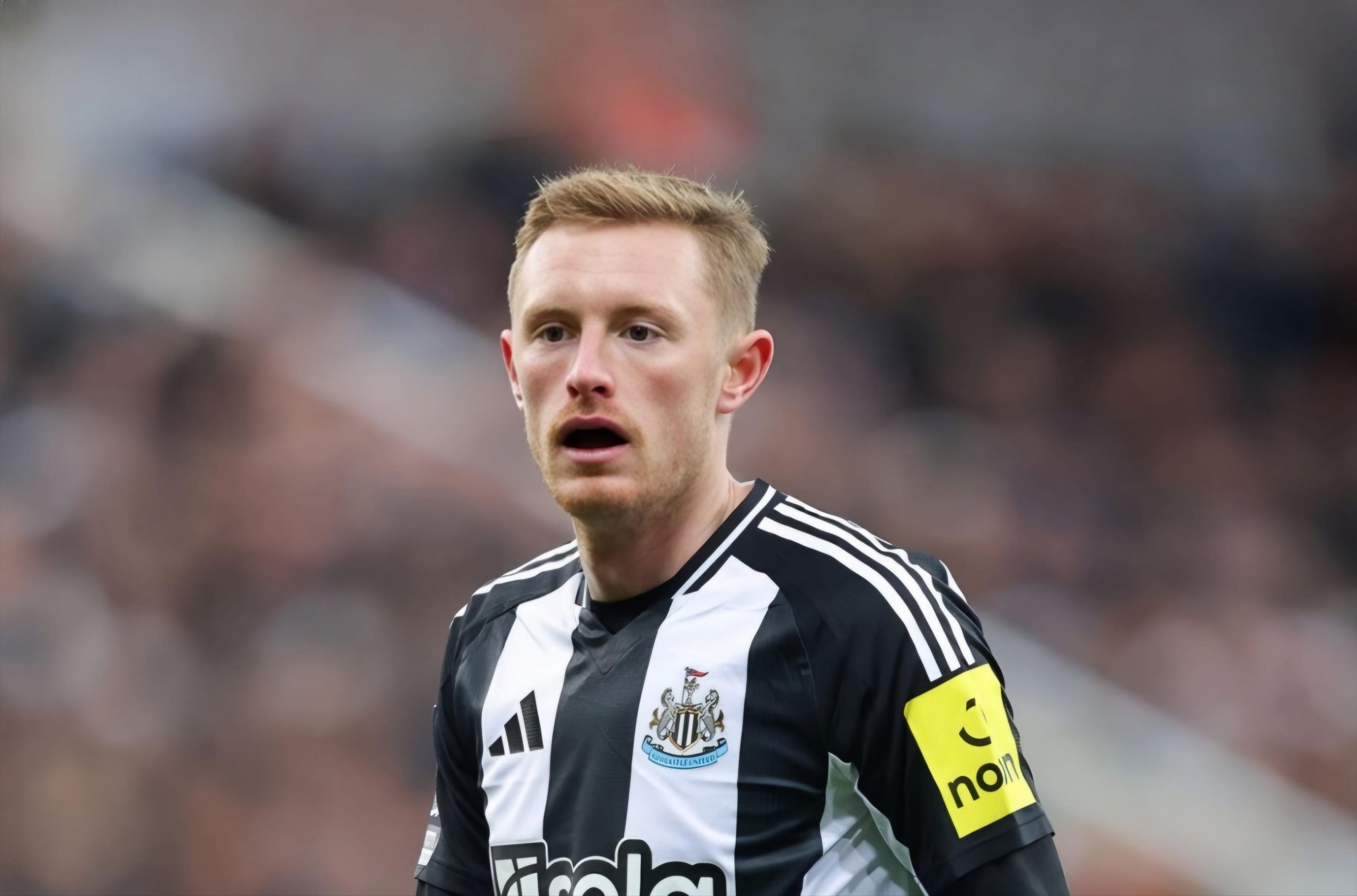 ന്യൂകാസിൽ മിഡ്ഫീൽഡർ ലോങ്സ്റ്റാഫിനായി ലീഡ്സ് യുണൈറ്റഡ് 12 മില്യൺ പൗണ്ടിന്റെ ബിഡ് സമർപ്പിച്ചു