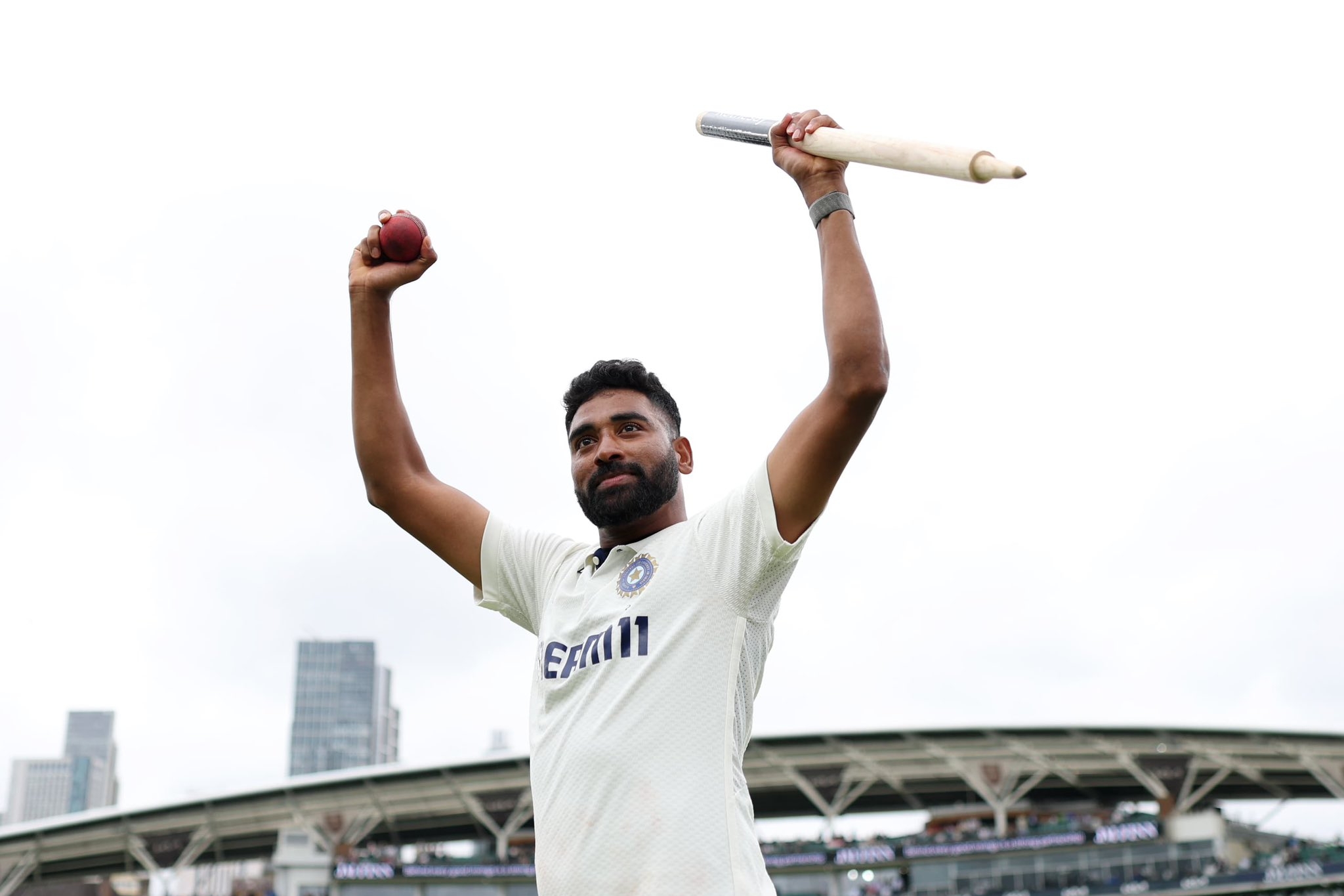 വർക്ക് ലോഡ് എന്ന് പറഞ്ഞിരിക്കാതെ താരങ്ങൾ സിറാജിനെ മാതൃകയാക്കണം – ഗവാസ്കർ