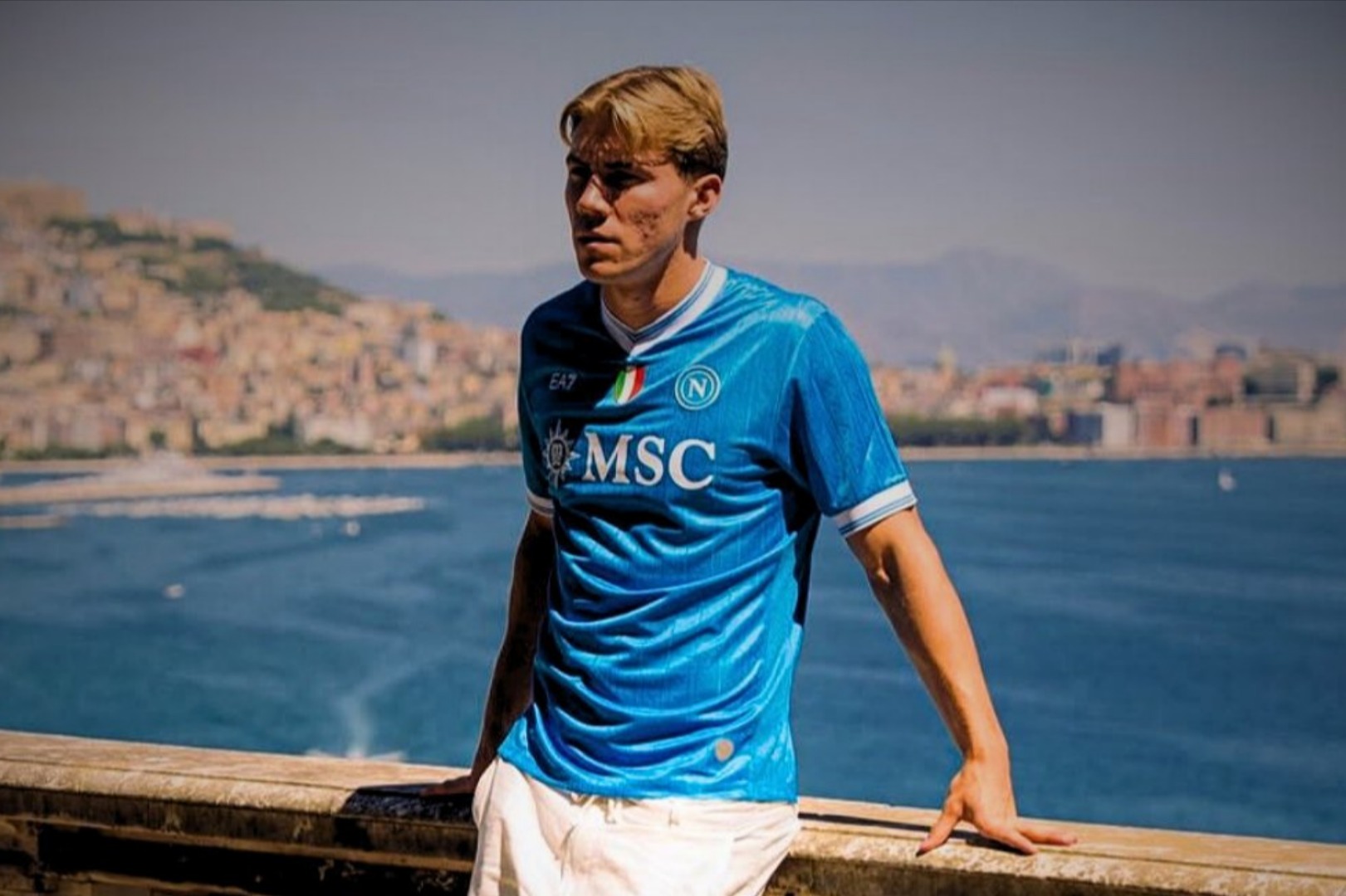 ഔദ്യോഗികം ആയി, ഹൊയ്ലുണ്ട് ഇനി നാപ്പോളി താരം