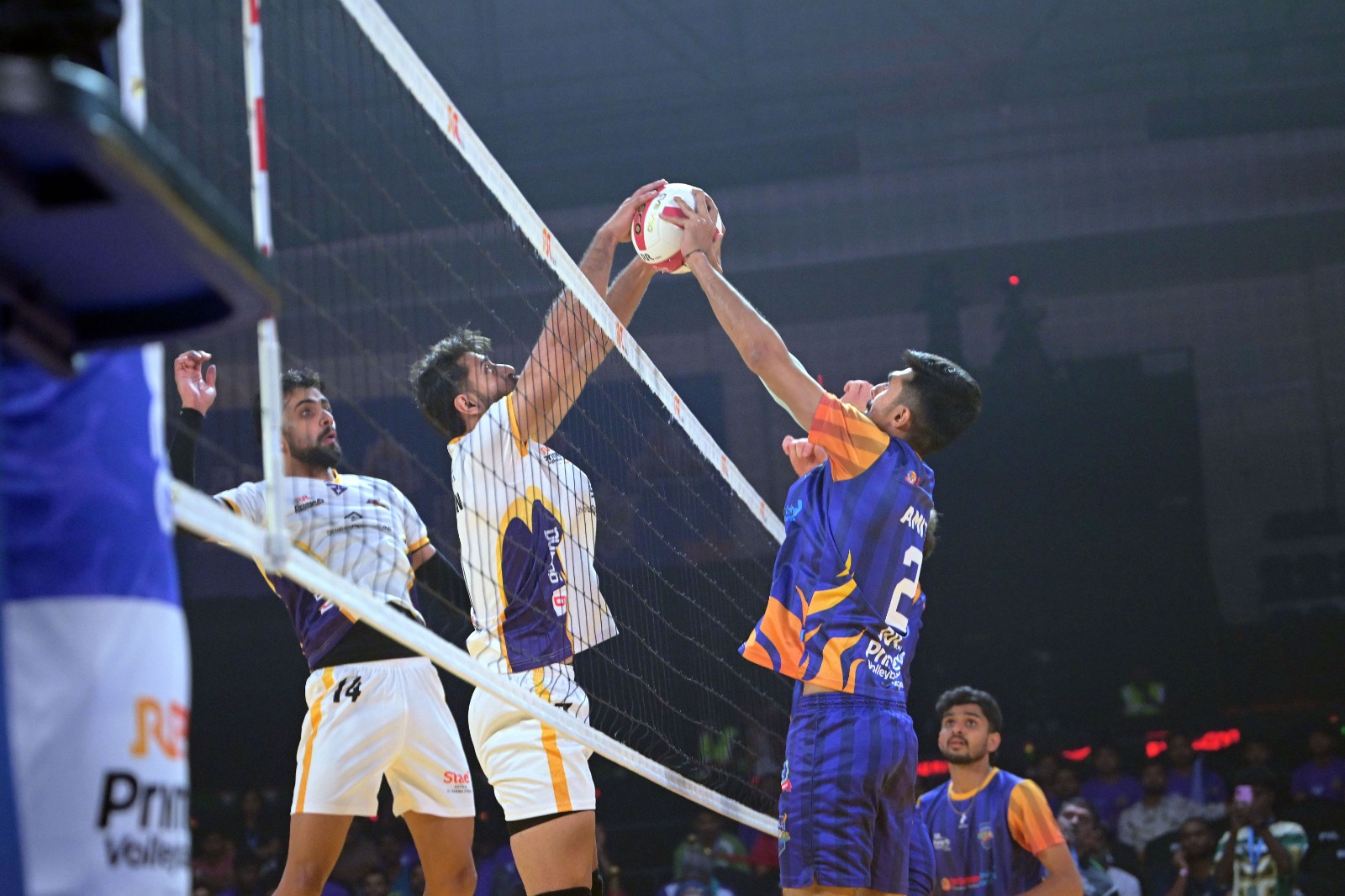 ഡല്‍ഹി തൂഫാന്‍സിനെ 3-0ന് തകര്‍ത്ത് മുംബൈ മിറ്റിയോഴ്‌സിന്റെ ജൈത്രയാത്ര