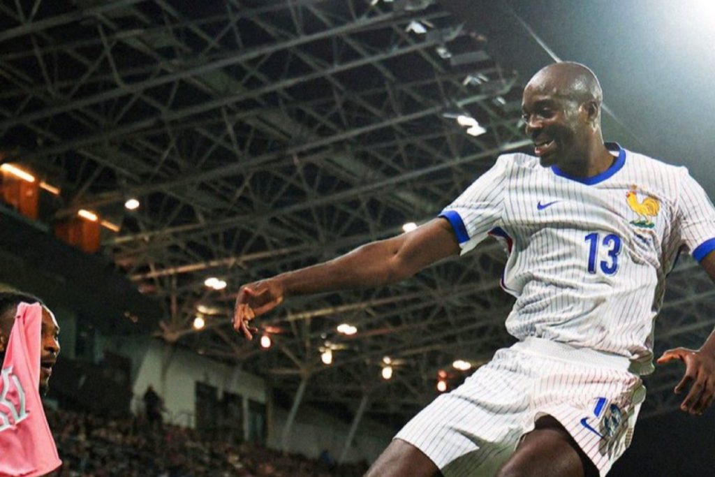 Picsart 25 11 17 01 14 13 743